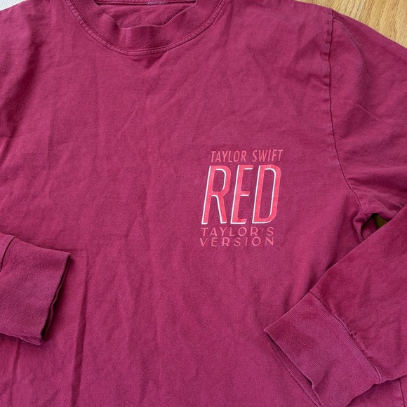 Taylor Swift Red (Taylor's Version) Cropped Long Sleeve Shirt size Small - Picture 2 of 7